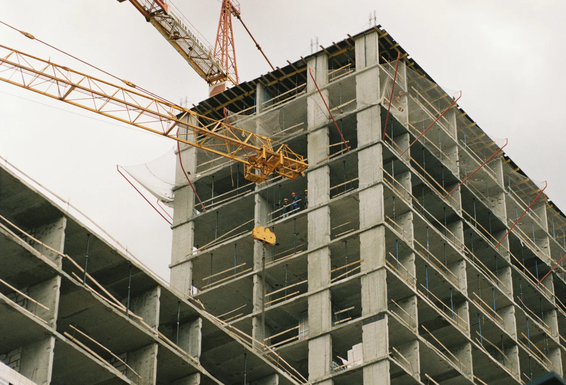 Edificio en construcción — Ares Ingeniería